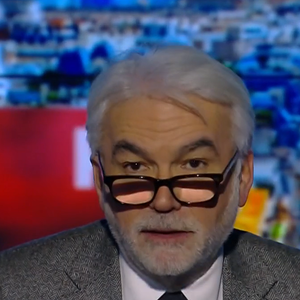 Pascal Praud a fait face à un problème technique dans "L'heure des pros", sur CNEWS, le 20 décembre 2024