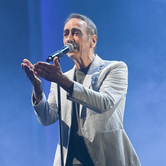 Exclusif - Alain Chamfort - Soirée du 20ème anniversaire de la chaîne Mélody TV à l'Olympia de Paris le 8 juin 2022. © Coadic Guirec - Giancarlo Gorassini/Bestimage