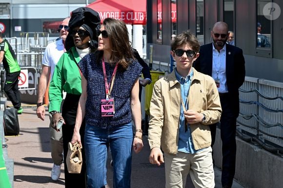 La célèbre course du Rocher aura lieu ce dimanche 25 mai 2025

Raphael Elmaleh, Charlotte Casiraghi, Khadja Nin - Les people dans les paddocks la veille du Grand Prix de Formule 1 (F1) de Monaco le 24 mai 2025.
© Lionel Urman / Bestimage