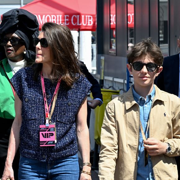 La célèbre course du Rocher aura lieu ce dimanche 25 mai 2025

Raphael Elmaleh, Charlotte Casiraghi, Khadja Nin - Les people dans les paddocks la veille du Grand Prix de Formule 1 (F1) de Monaco le 24 mai 2025.
© Lionel Urman / Bestimage