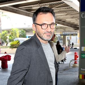 Frédéric Lopez arrive à l'aéroport de Nice pour le 69ème Festival International du film de Cannes le 17 mai 2016.