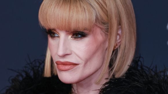 La fille de ce chanteur iconique, qui s'est éteint il y a quelques mois, apparaît très amincie : "Ça ne peut pas être la même personne"