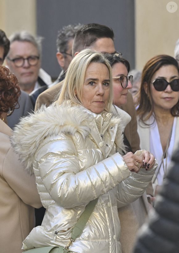 Celine Leclercq, fille d'Evelyne Leclercq, lors de la cérémonie d'enterrement de la présentatrice de télévision Evelyne Leclercq à la cathédrale Sainte-Réparate de Nice, France. Photo par Laurent Coust/ABACAPRESS.COM