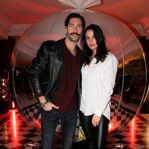 Le couple affirme désormais avoir retrouvé son équilibre autour de leur fils Elon James.

Exclusif - Jade Leboeuf et son mari Stéphane Rodrigues lors de l'inauguration de l'hôtel de Berri à Paris le 28 novembre 2018.

© Romuald Meigneux / Bestimage