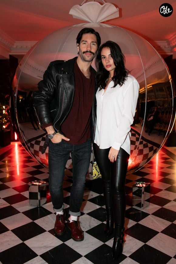 Le couple affirme désormais avoir retrouvé son équilibre autour de leur fils Elon James.

Exclusif - Jade Leboeuf et son mari Stéphane Rodrigues lors de l'inauguration de l'hôtel de Berri à Paris le 28 novembre 2018.

© Romuald Meigneux / Bestimage