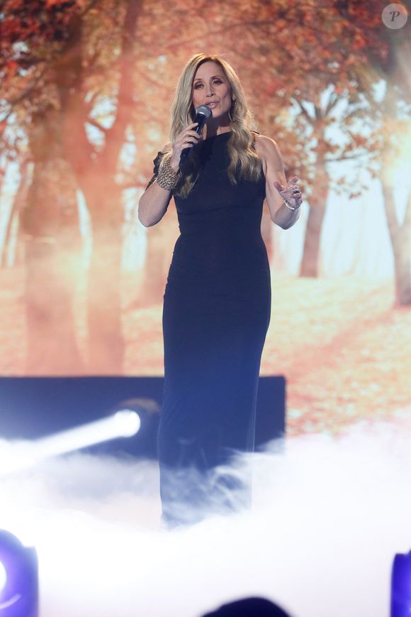 Lara Fabian - Soirée de gala et enregistrement de l'émission "Tout le monde chante : Les stars fêtent 2025" au Cirque Phénix à Paris, présentée par E.Gossuin et J.Anthony et diffusée le 1er janvier sur W9. Le 3 décembre 2024