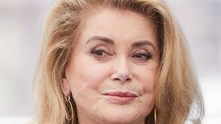 Quelques jours avant de les présider, Catherine Deneuve ne ménage pas les César : "C'est devenu un peu une..."