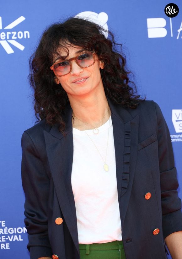 L'auteure a également évoqué l'héritage transmis à ses adolescents. Si Emir et Selma portent le célèbre nom de famille de leur illustre papa, l'actrice a tenu à leur donner des "prénoms à connotation orientale".

Rachida Brakni - Seconde édition du festival du film de Demain au Ciné Lumière à Vierzon le 1er juin 2023. © Coadic Guirec/Bestimage