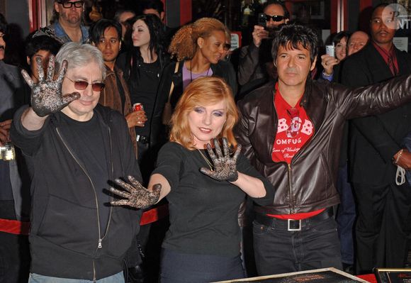 Deborah Harry, Chris Stein et Clem Burke lors de l'intronisation de Blondie, groupe de rock multi-platine, au Rockwalk d'Hollywood. Le Rockwalk honore les individus et les groupes qui ont eu un impact significatif sur l'industrie de la musique. Photographie : Craig Barritt, le lundi 22 mai 2006. PCN/ABACAPRESS.COM