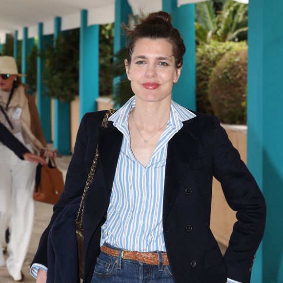 Charlotte Casiraghi arrive pour assister à la finale du simple messieurs lors de la huitième journée du Rolex Monte-Carlo Masters au Monte-Carlo Country Club, le 12 avril 2026 à Monte-Carlo, Monaco. Photo de Jean-Charles Vinaj/ABACAPRESS.COM