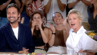 Clap de fin pour Anne-Elisabeth Lemoine : ovationnée par son équipe et Bertrand Chameroy, elle perd ses moyens pour sa dernière dans C à vous
