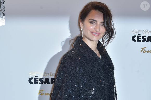 Penélope Cruz au photocall du dîner de la 43ème cérémonie des César au Fouquet's à Paris, le 2 mars 2018.

© Giancarlo Gorassini/Bestimage