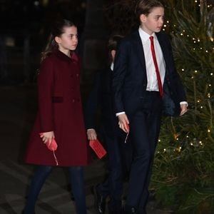 Le prince George de Galles, la princesse Charlotte de Galles, et le prince Louis de Galles, assistent au service Together At Christmas Carol à l'abbaye de Westminster à Londres, Royaume-Uni, le 6 décembre 2024. © Justin Goff/GoffPhotos/Bestimage