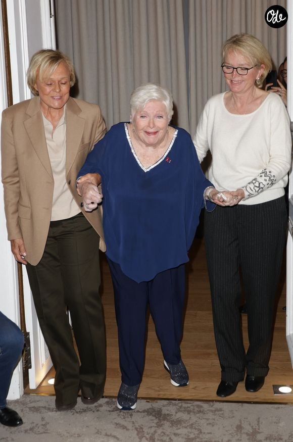 Exclusif - Muriel Robin, Line Renaud et Claude Chirac - 6ème remise du prix "Fonds de dotation Line Renaud-Loulou Gasté" pour la recherche médicale à la Maison de la Recherche à Paris le 25 novembre 2024. 
© Coadic Guirec/Bestimage
