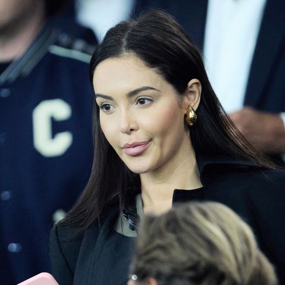 Nabilla Vergara est une ancienne candidate de télé-réalité

Nabilla Vergara - People dans les tribunes lors du match de football Ligue 1 Uber Eats opposant le PSG à l'OM (4-0) au Parc des Princes à Paris © Cyril Moreau/Bestimage