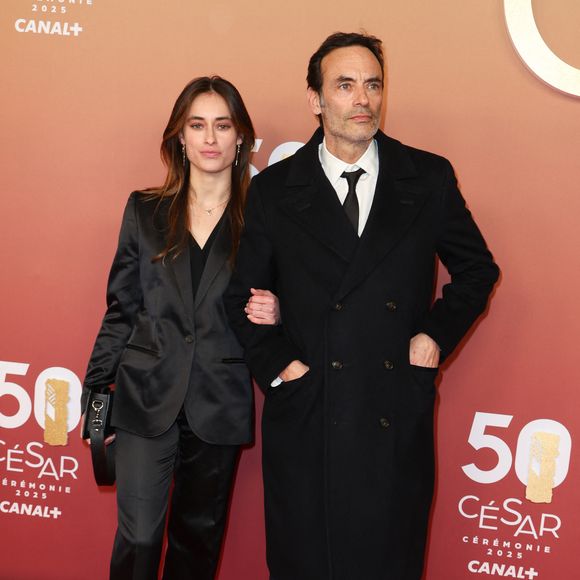 Anthony Delon et sa fille Liv - Photocall de la 50ème édition de la cérémonie des César à l'Olympia à Paris, France, le 28 février 2025 © Dominique Jacovides - Olivier Borde / Bestimage