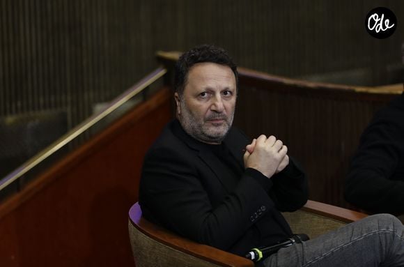 Mais même sous le soleil d'outre-mer, l'animateur cogite, la cheville dans un plâtre...

Arthur lors de la soirée de L'association "Sauveteurs Sans Frontières" organisée par Radio J au Conseil économique, social et environnemental à Paris le 20 novembre 2023. 

© Marc Ausset-Lacroix/Bestimage