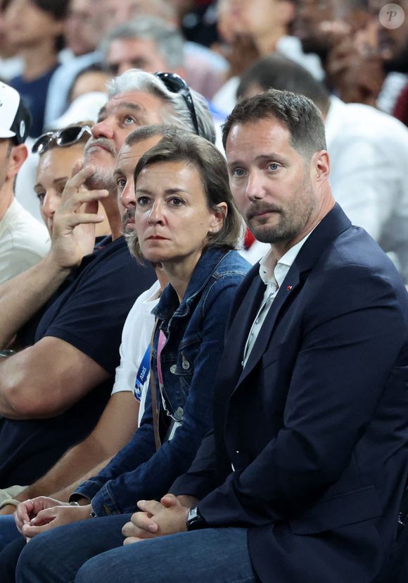 En tant qu'astronaute, le chéri d'Anne gagnerait chaque mois "entre 8 886,75 et 9 778,49 €"

Thomas Pesquet et sa compagne Anne Mottet - Les célébrités en tribunes pendant l'épreuve de basketball de Demi-Finale opposant la France à l'Allemagne lors des Jeux Olympiques de Paris 2024 (JO) à l'Arena Bercy, à Paris, France, le 8 août 2024. © Jacovides-Perusseau/Bestimage