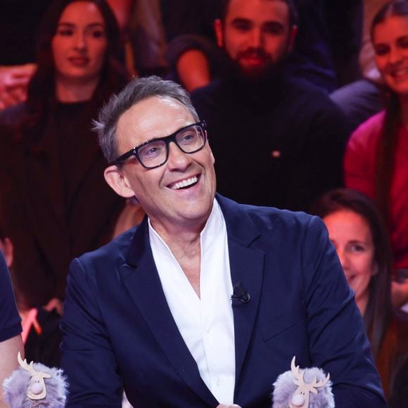 Dans ce cadre, il a été recruté aux Etats-Unis.

Exclusif - Julien Courbet, sur le plateau de TBT9 présenté par C.Hanouna, et diffusé en direct sur W9, Paris, France, le 26 novembre 2025. © Jack Tribeca / Bestimage