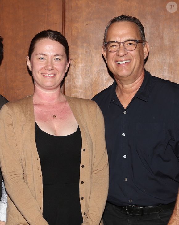 "En réalité, je crevais de faim dans une maison vide. Et souvent ma mère m’enfermait dans un placard" a-t-elle confié à "Paris Match"

Elizabeth Hanks et Tom Hanks assistent au concert « In & Of Itself » de Derek DelGaudio au Daryl Roth Theatre de New York, le 7 juillet 2017. Photo : Adam Nemser/startraksphoto.com/ABACAPRESS.COM