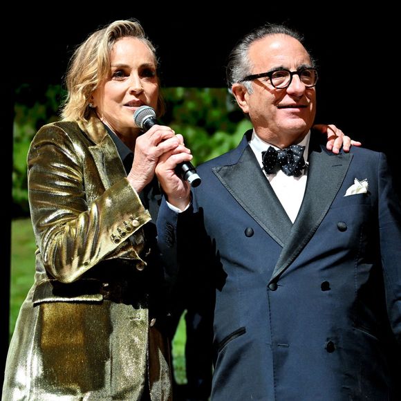 La veille, mardi 19 mai, les deux acteurs s'étaient déjà retrouvés sur le tapis rouge du Palais des Festivals.

Exclusif - Sharon Stone et Andy Garcia - Dîner de charité "Knights of Charity" au Château de la Croix des Gardes à Cannes le 20 mai 2026. © Bruno Bebert / Bestimage