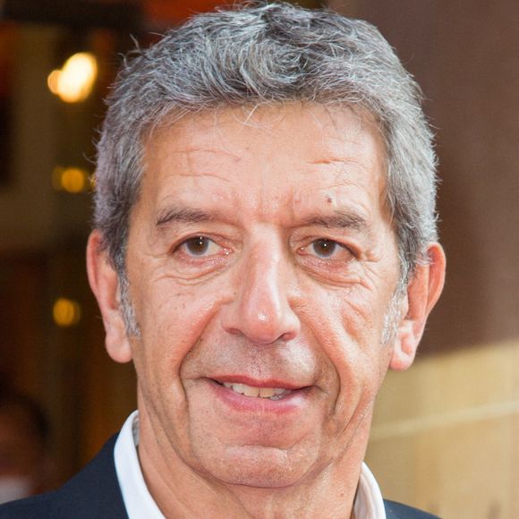 Michel Cymes assiste au gala de charité 'Enfance Majuscule 2021' à la Salle Gaveau le 15 juin 2021 à Paris, France. Photo par Nasser Berzane/ABACAPRESS.COM