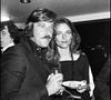 Notamment à ce long entretien accordé au "Guardian" en mars 2021, dans lequel elle était entre autres revenue sur cette rumeur selon laquelle elle se serait retrouvée au cœur d'un ménage à trois,  dans les années 1960 avec deux hommes, dont Bryan Southcombe

Archives - Charlotte Rampling et Bryan Southcombe au Festival de Cannes en 1975
ANGELI-RINDOFF / BESTIMAGE