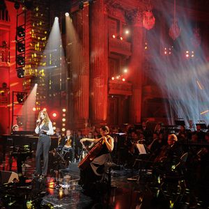 Exclusif - Carla Bruni-Sarkozy - Enregistrement de l'émission "Le Grand Echiquier : Spéciale Charles Aznavour" à l'Opéra royal de Versailles, présentée par C.Chazal et A.Manoukian, et diffusée sur France 2 le 29 mai 2025. © Guillaume Gaffiot/Bestimage