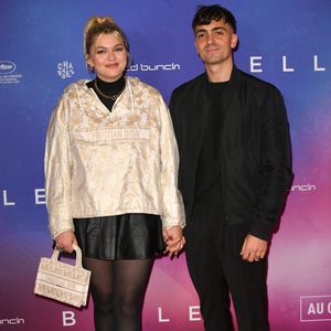 Louane et son compagnon Florian Rossi  - Avant Première de " Belle " film animé japonais au Grand Rex à Paris le 6 décembre 2021 . © Veeren / Bestimage