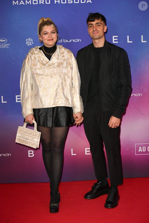 Louane et son compagnon Florian Rossi  - Avant Première de " Belle " film animé japonais au Grand Rex à Paris le 6 décembre 2021 . © Veeren / Bestimage