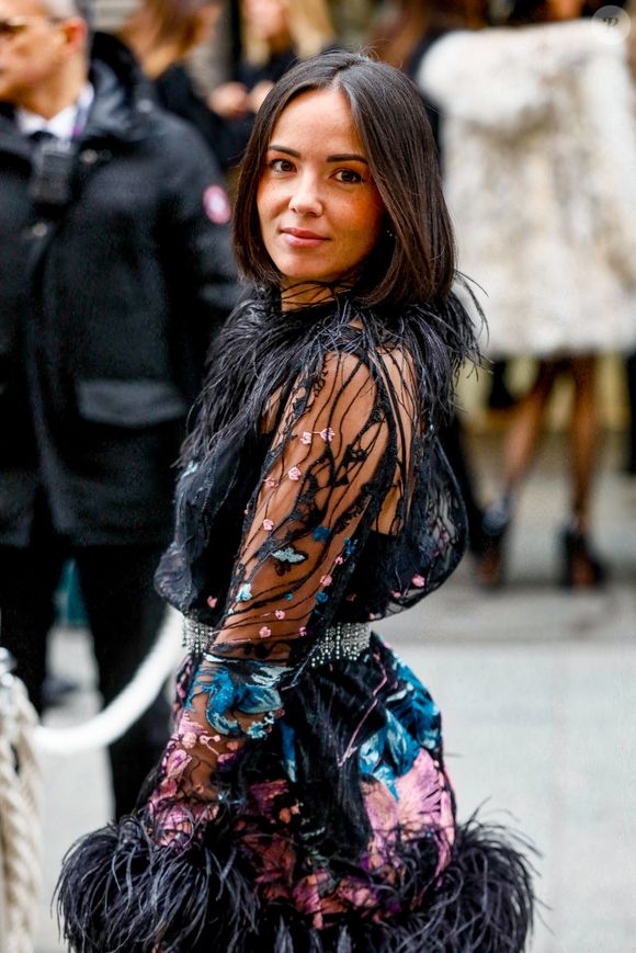Agathe Auproux - Arrivées au défilé de mode Haute-Couture Elie Saab au Carreau du Temple lors de la Fashion Week Printemps-été 2023 de Paris, France, le 25 janvier 2023. © Christophe Clovis/Bestimage