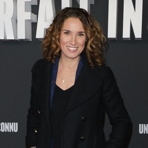 « La maladie est derrière moi. Mais oui, l’éclairage est toujours réduit », confie-t-elle en référence aux ajustements nécessaires sur le plateau.

Marie-Sophie Lacarrau - Avant-première du film "Un parfait inconnu" au Grand Rex à Paris le 15 janvier 2025. © Coadic Guirec/Bestimage