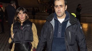 Jonathan Cohen : Sa compagne Piu Piu critiquée sur son rôle de mère ? Elle s’agace après une énième remarque désobligeante !