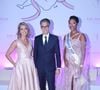 De nombreuses Miss France et personnalités publiques étaient réunies pour cette occasion spéciale.

Sylvie Tellier, Jérémy Redler (maire du 16ème arrondissement de Paris), Angélique Angarni-Filopon (Miss France 2025) fête son 34ème anniversaire - Soirée de gala du 10ème anniversaire de l’association "Les Bonnes Fées" à l’Hôtel The Peninsula Paris le 8 octobre 2025. The Peninsula Paris renouvelle son soutien dans la campagne Octobre Rose au côté de l’artiste G.Sardin. © Rachid Bellak/Bestimage