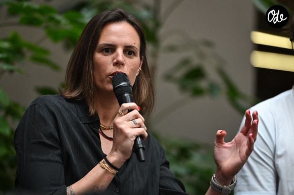 La nageuse française Laure Manaudou s'exprime lors d'une conférence de presse organisée dans le cadre des Championnats d'Europe de natation à Paris, le 16 avril 2026. Photo : Firas Abdullah/Abaca