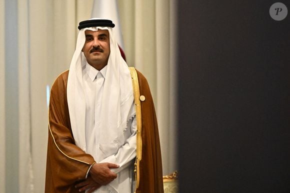 Le cheikh Tamim bin Hamad Al Thani, émir de l'État du Qatar, à Sharm El Sheikh, en Égypte, le 13 octobre 2025, avant de participer à un sommet pour la paix. © Eliot Blondet/Pool/Bestimage