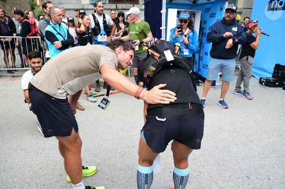 Exclusif - Marine Lorphelin (Miss France 2013) participe et finit la course MCC, 40 kms et 2300m de dénivelé positif, en marge de l'Ultra Trail du Mont Blanc (UTMB) à Chamonix le 26 août 2024.
Son compagnon Stanislas Gruau l'a soutenu sur tout le parcours
© Romain Doucelin / Bestimage