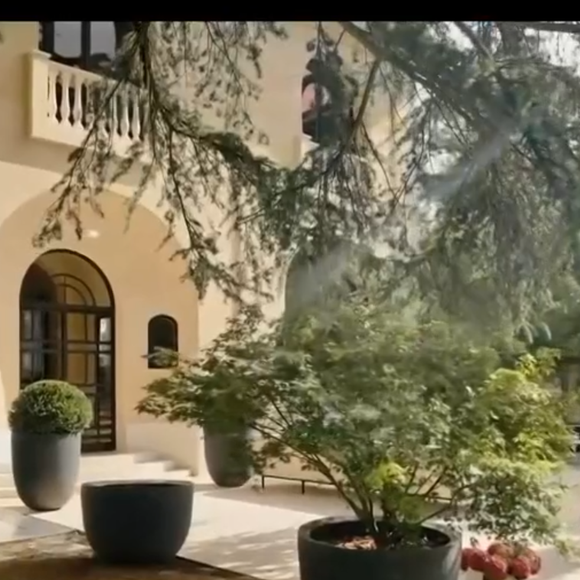 Ancienne propriété de Cyril Hanouna, captures d'écrans TBT9