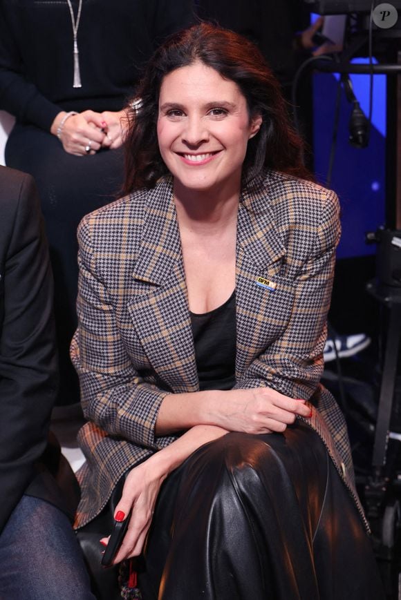 La journaliste de 45 ans a grandi dans le Marais à Paris.

Exclusif - Apolline de Malherbe assiste au 20ème anniversaire de BFMTV à Paris, France, le 27 novembre 2025. Photo par Jerome Domine/ABACAPRESS.COM