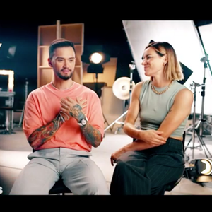 Le chanteur, devenu proche de Fauve Hautot depuis leur victoire dans Danse avec les stars en 2022, n'a pas caché son émotion à l'évocation de la grossesse de son amie
Billy Crawford et Fauve Hautot dans "Danse avec les stars" - Capture TF1