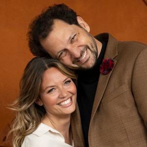 Éric Antoine et sa compagne Gennifer Demey au village lors des Internationaux de France de Tennis de Roland Garros 2025, à Paris, France, le 7 juin 2025. © Cyril Moreau/Bestimage