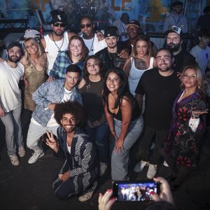 Séverine Ferrer est de retour à l'antenne ! 

Exclusif - Priscilla, Organaiz, Gwendal Marimoutou, Billy Crawford, Severine Ferrer avec les gagnants du concours - Posent en Backstage de la tournée « I Gotta Feeling » avec les chanteurs emblématiques des années 2000 au Dome de Paris - Paris le 04 octobre 2024 - © Jack Tribeca / Bestimage No web pour Belgique et Suisse