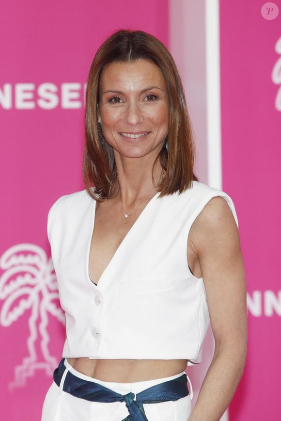 Jennifer Lauret de "Demain nous appartient" au photocall lors de la 5ème saison du festival International des Séries "Canneseries" à Cannes, France, le 2 avril 2022. © Denis Guignebourg/Bestimage