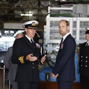 Un détail qui a certainement du toucher son cher et tendre.

Le Prince de Galles et la Princesse de Galles, commanditaires du HMS Glasgow, assistent à la cérémonie de baptême du navire au chantier naval de BAE Systems à Scotstoun, Glasgow.  22 mai 2025. Photo by Andrew Barr/News Licensing/ABACAPRESS.COM