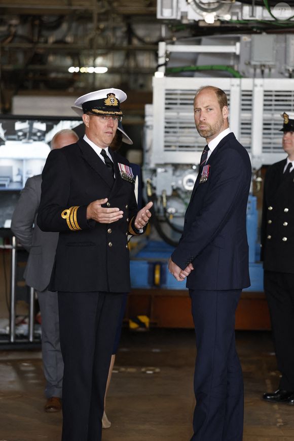 Un détail qui a certainement du toucher son cher et tendre.

Le Prince de Galles et la Princesse de Galles, commanditaires du HMS Glasgow, assistent à la cérémonie de baptême du navire au chantier naval de BAE Systems à Scotstoun, Glasgow.  22 mai 2025. Photo by Andrew Barr/News Licensing/ABACAPRESS.COM