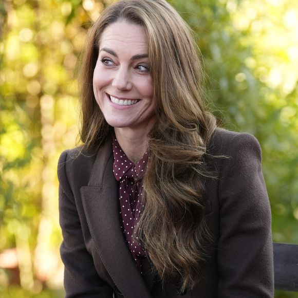 En novembre dernier, Kate aurait confié à Sophie de Wessex qu'elle trouvait la barbe de William "plutôt excitante" 

Catherine (Kate) Middleton, princesse de Galles, visite le centre communautaire de Southport pour rencontrer les familles des personnes prises dans l'attaque au couteau de Southport plus tôt cette année, à Southport, Merseyside, Royaume-Uni, le 10 octobre 2024. © Danny Lawson/WPA-Pool/Bestimage 
Julien Burton / Bestimage