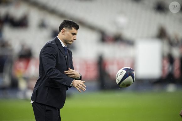 Louis Bielle-Biarrey avant le match international de rugby des Six Nations entre la France et l'Irlande au Stade de France à Saint-Denis, en banlieue parisienne, le 5 février 2026.Photo par Eliot Blondet/ABACAPRESS.COM