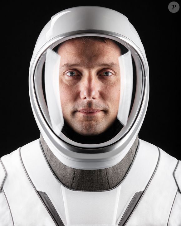 Photo de presse du 24 mars 2021 SpaceX Crew-2 - Thomas Pesquet. Portrait individuel - Combinaison spatiale. Lieu de prise de vue :  Siège social de SpaceX, Rocket Road, Hawthorne, CA, USA. L'astronaute français Thomas Pesquet deviendra le premier Français, et seulement le troisième Européen, à être commandant de la Station spatiale internationale (ISS) lorsqu'il se rendra dans l'espace en avril. Photo par SpaceX via ABACAPRESS.COM