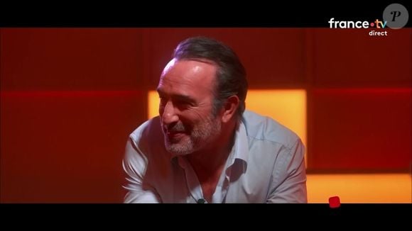 Jean Dujardin surpris par Jeanne Cherhal dans "C à vous", diffusé sur France 5 ce 11 mars 2026

Copyright : Capture d'écran France 5 / C à vous