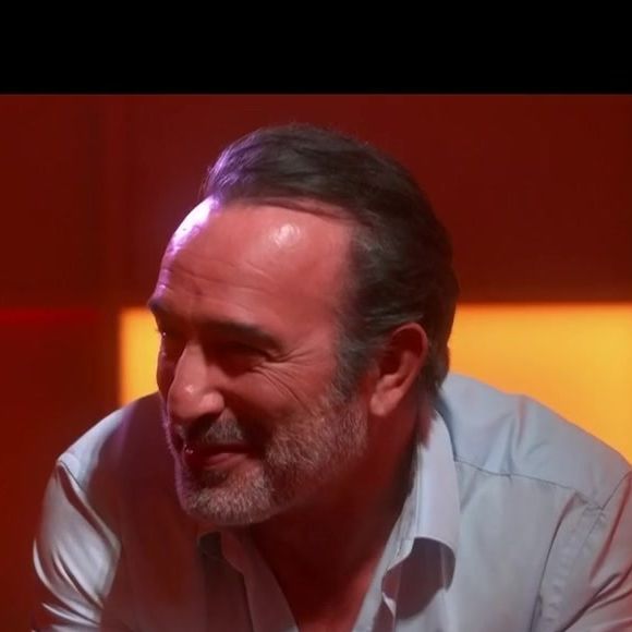 Jean Dujardin surpris par Jeanne Cherhal dans "C à vous", diffusé sur France 5 ce 11 mars 2026

Copyright : Capture d'écran France 5 / C à vous
